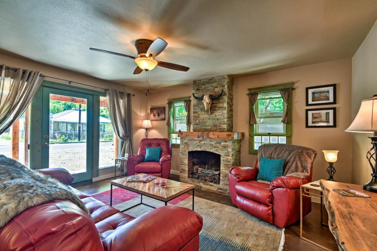 Cozy Home With Media Room Short Walk To Taos Plaza! Εξωτερικό φωτογραφία